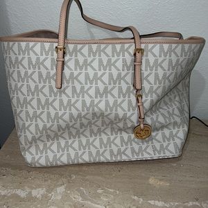 Michael Kors Jet Set Large Logo Tote Bag